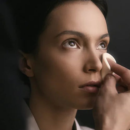 LA MER The Soft Fluid Long Wear Foundation SPF 20 - Luxury Skincare Foundation