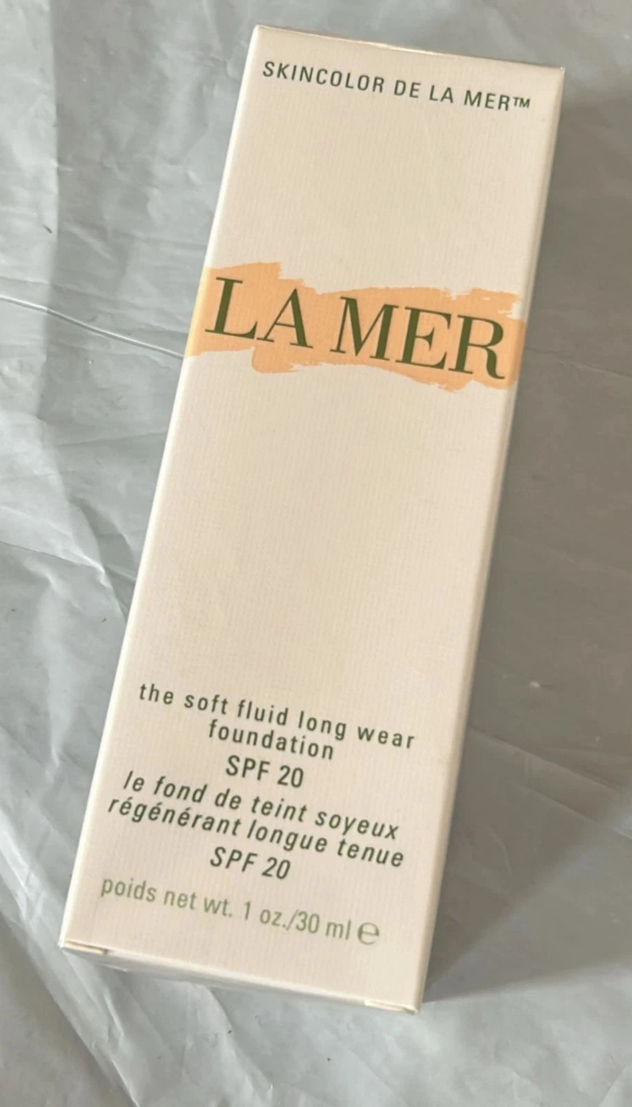 La Mer Skincolor The Soft Fluid Long Wear Foundation SPF 20 – 100 Porcelain – 1